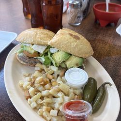 Chicharrones El Güero - Torta de Milanesa