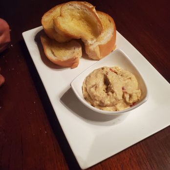 Cafe del Mar - Hummus with garlic bread - Puerto Rican Near Me - Vieques, Puerto Rico Cafe del Mar - Hummus with garlic bread - Puerto Rican Near Me - Vieques, Puerto Rico