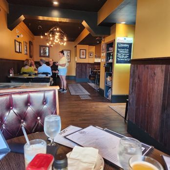 The Dunn Bar - Irish Pub Near Me - Biddeford, Maine