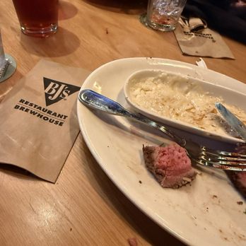 BJ's Restaurant & Brewhouse - Pizza Near Me - Rancho Cucamonga, California