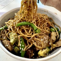 Sesame Garlic noodles with beef Sesame Garlic noodles with beef