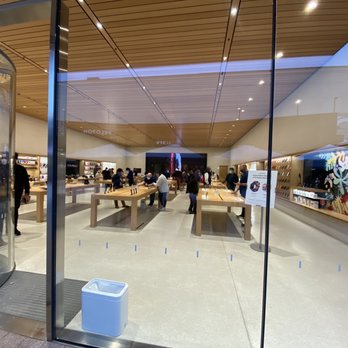Apple Old Orchard - Computers Near Me - Skokie, Illinois