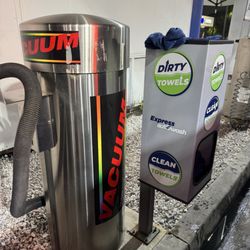 Rocket Express Auto Wash - Vacuum and towels