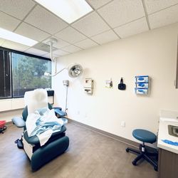 Berman Skin Institute - This institute is so clean and spacious. And everything is finished in 30 mins with minimum pain. Thank you!