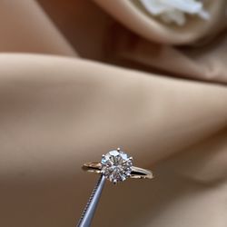 LaGravinese Jewelers of Pelham - Classic solitaire engagement ring