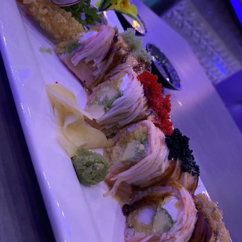 Green Papaya - Holiday roll - Thai Near Me - St Johns, Florida Green Papaya - Holiday roll - Thai Near Me - St Johns, Florida