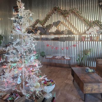 Paragon Coffeehouse - Sitting area - Coffee & Tea Near Me - Crescent City, California