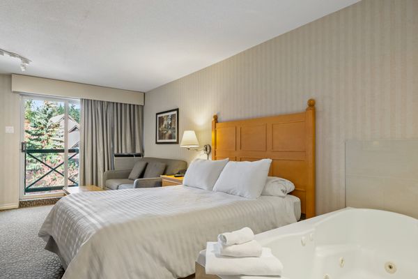 Pinnacle Hotel Whistler by null