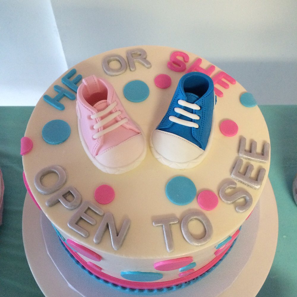 Gender reveal cake Gender reveal cake