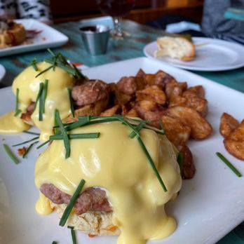 Café Hollander Hilldale - Brewcity Benedict - American Near Me - Madison, Wisconsin