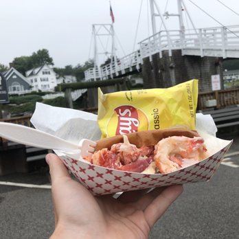 Footbridge Lobster - Lobster roll - Seafood Near Me - Ogunquit, Maine