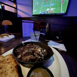 CJ Mahoney's - Love the booth TVs