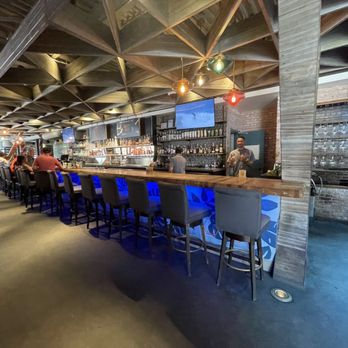 Moku Kitchen - bar area - Cocktail Bars Near Me - Honolulu, Hawaii