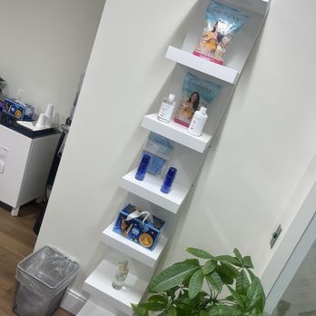 KASIWAX - Lobby area - Waxing Near Me - Tysons, Virginia
