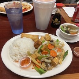 Baby corn and mushroom with tofu dinner. Vegetable soup with tofu. Thai iced tea with coconut milk and boba!