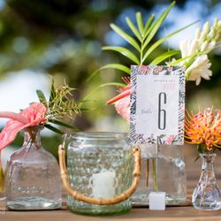 Feather and Fern Floral & Event Design - Tropical vintage vibe. Photo by Kaua Photography