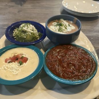Pescado Borracho - Salsa, queso, bean dip, guacamole - Mexican Near Me - Gilbert, Arizona