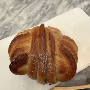 La Cabra - Cardamom bun - Coffee & Tea Near Me - New York, New York La Cabra - Cardamom bun - Coffee & Tea Near Me - New York, New York