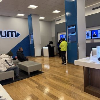 Spectrum - Waiting area - Television Service Providers Near Me - New York, New York
