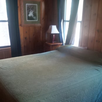 Idyllwild Inn - Cabin 11 Bedroom - Hotels Near Me - Idyllwild, California Idyllwild Inn - Cabin 11 Bedroom - Hotels Near Me - Idyllwild, California