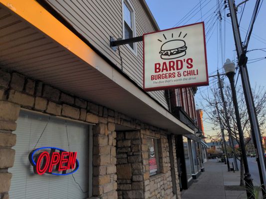Bard's Burgers & Chili by null