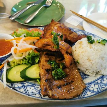 Anh and Chi - Vietnamese Near Me - Vancouver, British Columbia