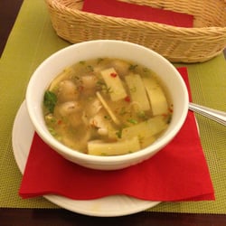 Horapa - Zupa Tom Yum z kurczakiem. Ostra i gorąca - w sam raz na zimową kolację