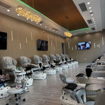 Aventus Nail Bar - Part of the Aventus salon. - Nail Salons Near Me - Charlotte, North Carolina