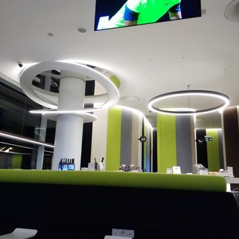 TAP Premium Lounge - TAP Air Portugal -- Premium Lounge (Lisbon Airport) bar - Airport Lounges Near Me - Lisbon, 11