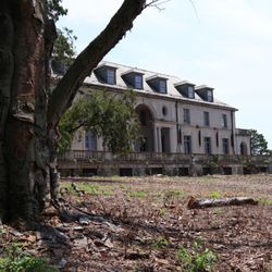 Abandoned building