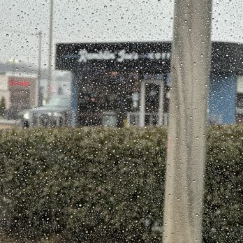 Ramblin' Joe's Coffee - Ramblin' Joes on a rainy day - Coffee & Tea Near Me - Memphis, Tennessee