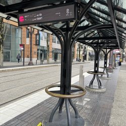 Oak/SW 1st Ave MAX Station