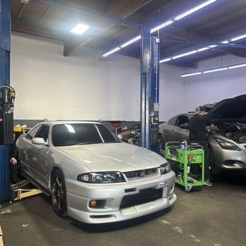 Street Dreamz Performance - Clean shop - Auto Repair Near Me - Torrance, California Street Dreamz Performance - Clean shop - Auto Repair Near Me - Torrance, California