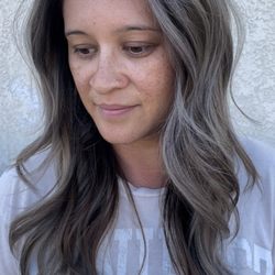 Kim Nguyen Studio - Ash blonde highlights by Instagram @hairbykimn