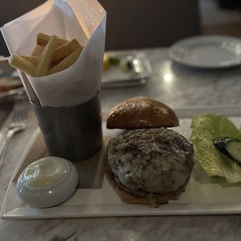 Hawks - Perfectly cooked Burger - New American Near Me - Granite Bay, California Hawks - Perfectly cooked Burger - New American Near Me - Granite Bay, California