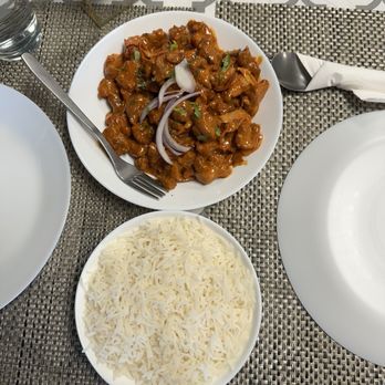 MOMI Indian Kitchen - Indian Near Me - Everett, Washington