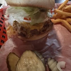 Danny's Bar - Chili burger