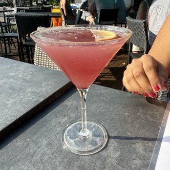 Patio 03907 - Blueberry lemon drop martini - Seafood Near Me - Ogunquit, Maine