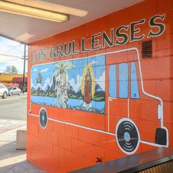 Los Grullenses  - Love the mural