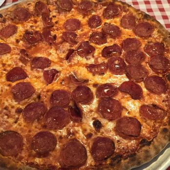 Giovanni's Pizzeria - Pepperoni Pizza 15" - Pizza Near Me - Albuquerque, New Mexico