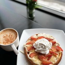 Black Coffee and Waffle Bar - Strawberry Cheesecake & Miel