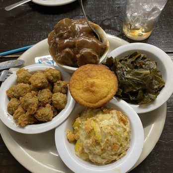 H AND H RESTAURANT Updated July 2024 252 Photos 206 Reviews 807