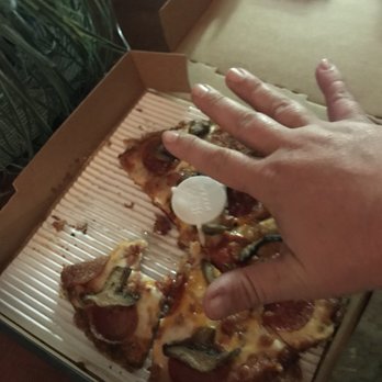 Jet's Pizza - The worst pizza ever. Barely enough for two children and over $17.00 - Pizza Near Me - Apopka, Florida