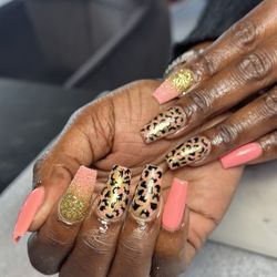 Polished Nail Bar