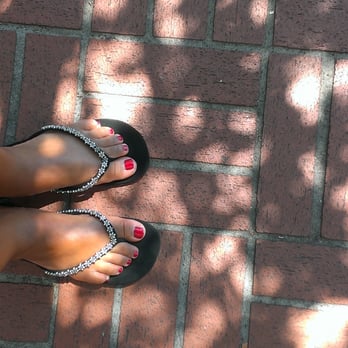 Comma Vino Spa and Salon - Rettay made my toes pretty! - Nail Salons Near Me - Portland, Oregon Comma Vino Spa and Salon - Rettay made my toes pretty! - Nail Salons Near Me - Portland, Oregon