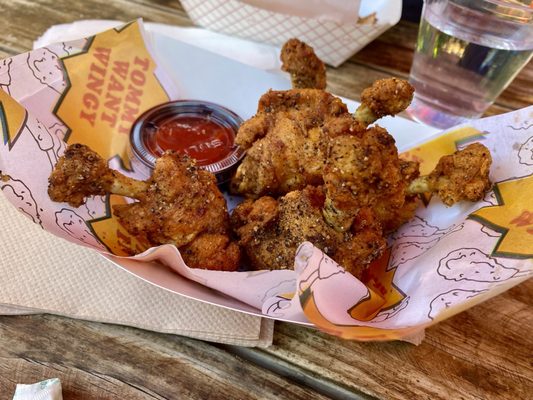 Tommy Want Wingy by null