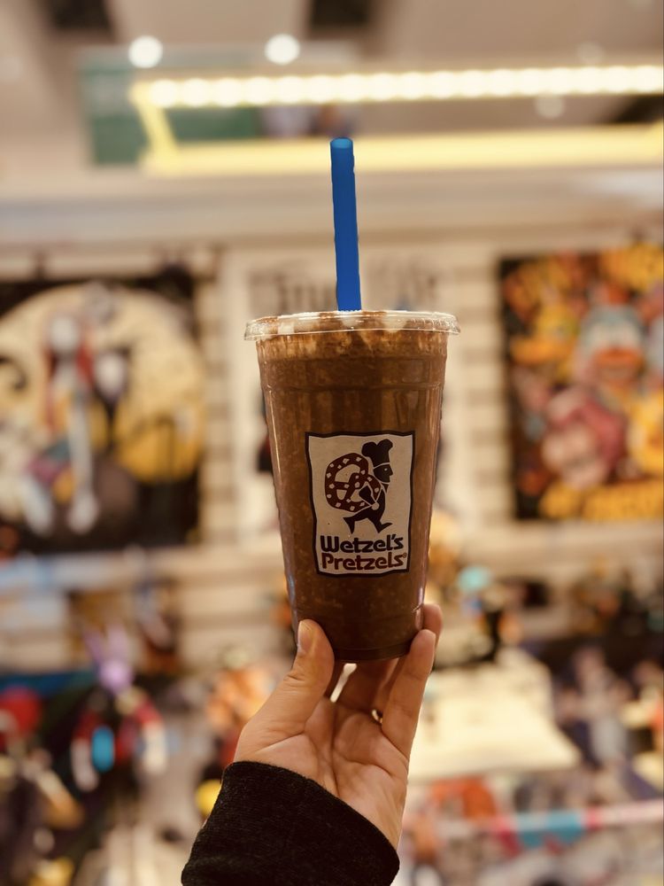 Wetzel's Pretzels Logo