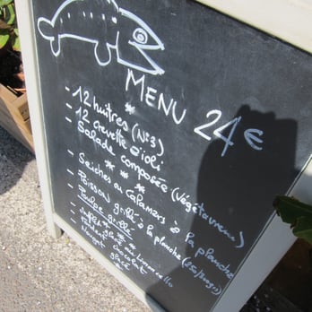 Le Petit Bouzigues - Restaurants Near Me - Bouzigues, 34