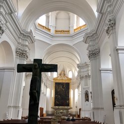 St. Johannes-Stift Haug - Choir with modern crucifix sculpture