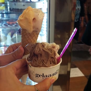 Gelaaati Di Marco - Small cup and cone. Flavors: peach and hazelnut chocolate - Ice Cream & Frozen Yogurt Near Me - Barcelona, B Gelaaati Di Marco - Small cup and cone. Flavors: peach and hazelnut chocolate - Ice Cream & Frozen Yogurt Near Me - Barcelona, B